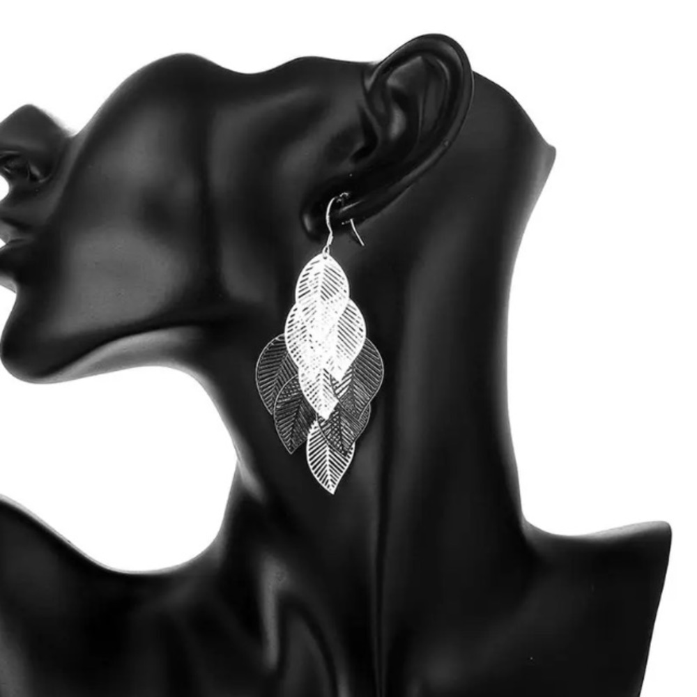 🌟 Sterling Silver Long Leaves Earrings - Picture 3 of 3